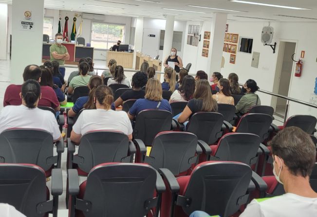 Recepção dos servidores da educação municipal.